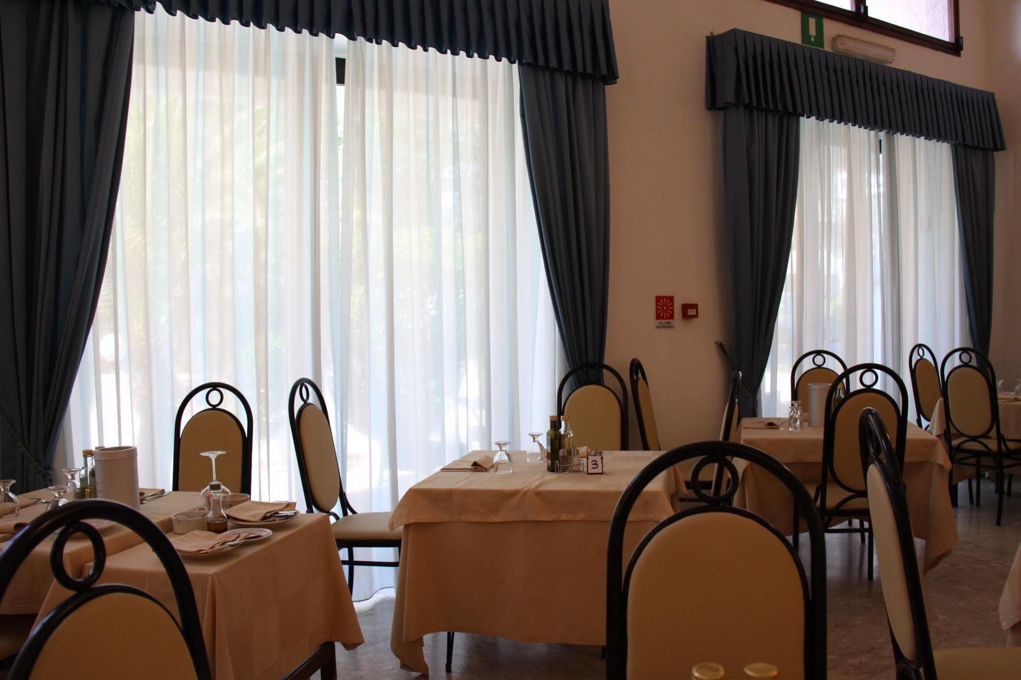 Hotel Falcone Vieste Zewnętrze zdjęcie
